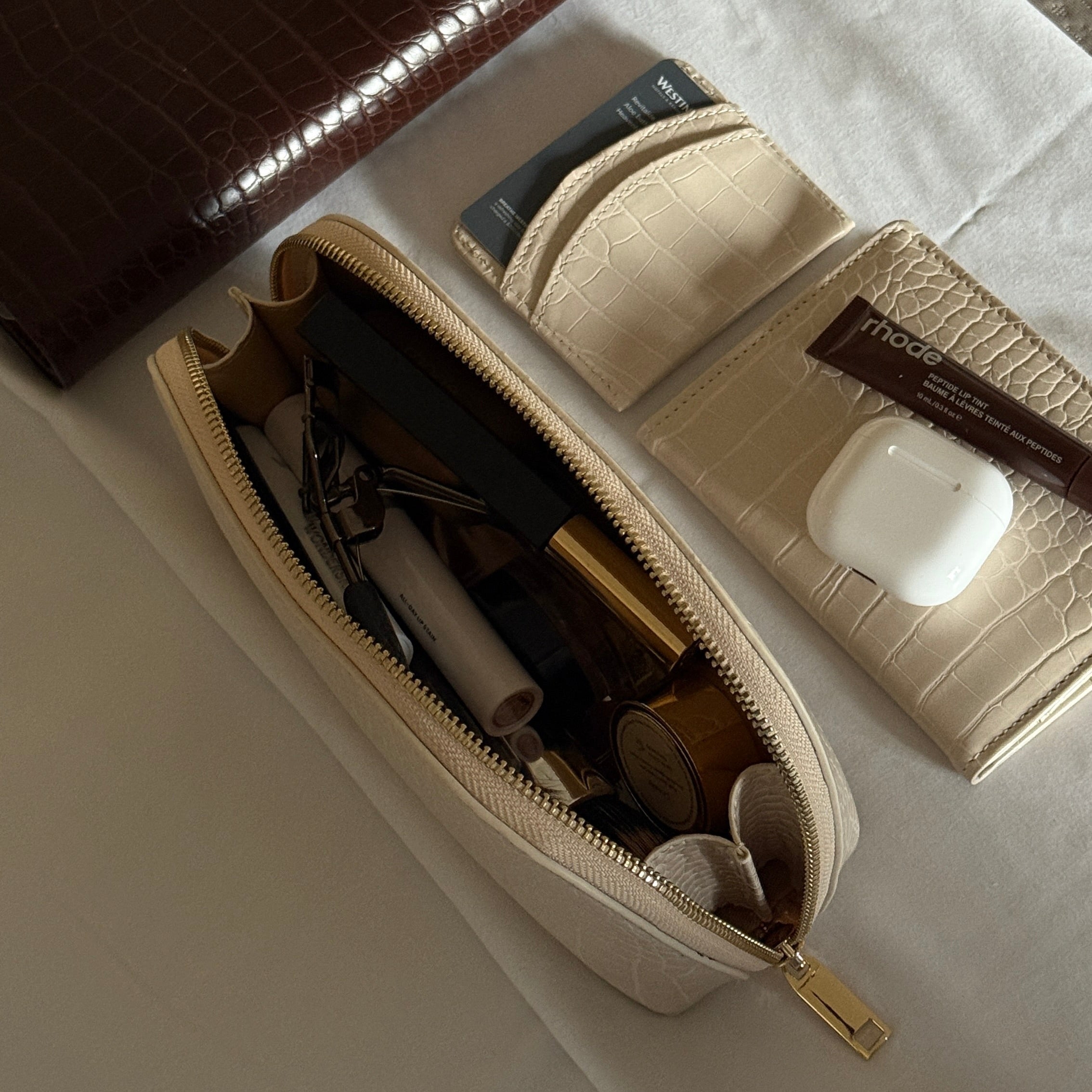 Passport Holder | Beige Croc
